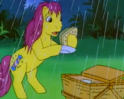 Size: 425x339 | Tagged: safe, screencap, bon bon (g1), earth pony, pony, g1, gribet, my little pony tales, bipedal, female, picnic, picnic basket, rain, sandwich