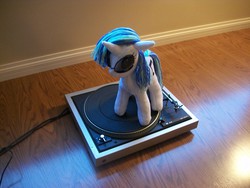 Size: 3664x2748 | Tagged: artist needed, safe, dj pon-3, vinyl scratch, pony, g4, high res, irl, photo, plushie, record player, solo, turntable