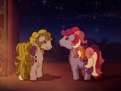 Size: 512x384 | Tagged: safe, screencap, surprise, sweet stuff, earth pony, pegasus, pony, twinkle eyed pony, g1, my little pony 'n friends, the golden horseshoes, adoraprise, bow, bright, cute, duo, light, night, sweet sweet stuff, tail bow