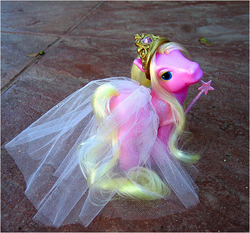 Size: 642x598 | Tagged: safe, pony, customized toy, irl, photo, the wizard of oz, toy