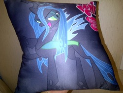 Size: 1024x768 | Tagged: safe, queen chrysalis, changeling, changeling queen, g4, female, photo, pillow