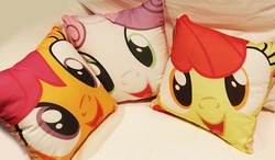 Size: 933x546 | Tagged: safe, apple bloom, scootaloo, sweetie belle, g4, cute, cutie mark crusaders, hi anon, meme, photo, pillow