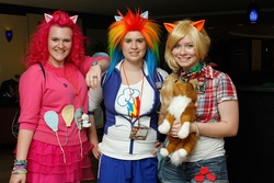 Size: 1600x1067 | Tagged: safe, applejack, pinkie pie, rainbow dash, human, g4, cosplay, irl, irl human, photo