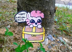Size: 930x674 | Tagged: safe, artist:danadyu, pinkie pie, g4, jumped-out-pinkieanswers, papercraft, the binding of isaac