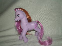 Size: 640x480 | Tagged: safe, photographer:lancer, muse (g2), earth pony, pony, g2, female, harp, mare, musical instrument, solo, toy