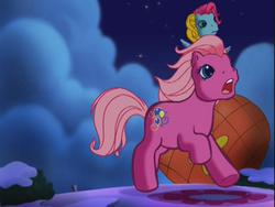 Size: 640x480 | Tagged: safe, screencap, pinkie pie (g3), thistle whistle, a very minty christmas, g3, running, worried