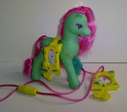 Size: 1023x904 | Tagged: safe, ivy, light heart, merry moments, earth pony, pony, g2, comb, female, jump rope, mare, picture, toy