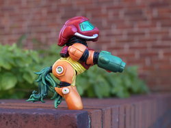 Size: 900x675 | Tagged: safe, metroid, nintendo, samus aran, sculpture, toy