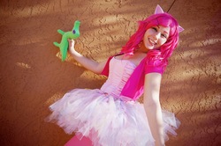 Size: 1280x851 | Tagged: artist needed, safe, artist:thewalkingdomi, gummy, pinkie pie, human, g4, cosplay, irl, irl human, photo, plushie, solo, taiyou con