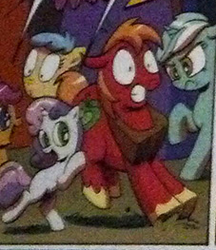 Size: 227x263 | Tagged: safe, idw, official comic, big macintosh, lyra heartstrings, scootaloo, sweetie belle, earth pony, pony, friendship is magic #9, g4, spoiler:comic, male, push, pushing, rump push, stallion