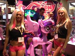 Size: 960x720 | Tagged: safe, twilight sparkle, human, g4, irl, irl human, photo, san diego comic con, sdcc 2013, twilight sparkle (alicorn)