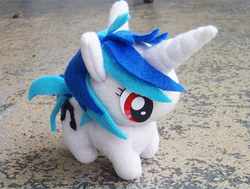 Size: 633x478 | Tagged: safe, artist:tayamazingness, dj pon-3, vinyl scratch, g4, irl, photo, plushie, solo