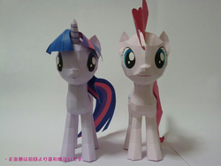 Size: 1080x810 | Tagged: safe, artist:robi, pinkie pie, twilight sparkle, g4, comparison, papercraft, pixiv