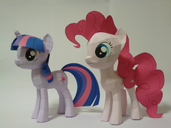 Size: 1080x810 | Tagged: safe, artist:robi, pinkie pie, twilight sparkle, g4, comparison, papercraft, pixiv