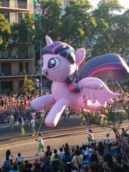 Size: 720x960 | Tagged: safe, twilight sparkle, alicorn, pony, g4, balloon, chile, female, inflatable, irl, it's twilight sparkle's balloon, mare, parade, parade balloon, paris parade, photo, twilight sparkle (alicorn)