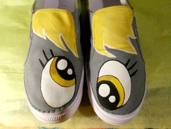 Size: 570x428 | Tagged: safe, derpy hooves, pegasus, pony, g4, clothes, female, irl, mare, photo, shoes