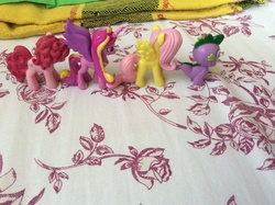 Size: 2592x1936 | Tagged: safe, fluttershy, pinkie pie, princess cadance, spike, g4, official, busy book