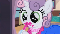 Size: 1366x768 | Tagged: safe, screencap, sweetie belle, pony, unicorn, for whom the sweetie belle toils, g4, 5-year-old sweetie belle, :o, clothes, cute, female, filly, hoof hold, jewelry, kissy face, lipstick, messy, mirror, necklace, open mouth, pearl necklace, solo, younger