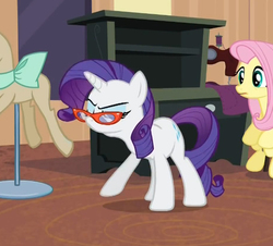 Size: 589x533 | Tagged: safe, screencap, rarity, g4, rarity takes manehattan, animation error, the horror