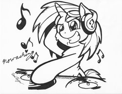 Size: 1018x785 | Tagged: safe, artist:latecustomer, dj pon-3, vinyl scratch, g4, black and white, commission, female, grayscale, monochrome, music notes, solo