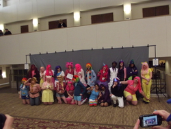 Size: 1280x960 | Tagged: safe, applejack, fluttershy, pinkie pie, rainbow dash, rarity, twilight sparkle, human, g4, anime detour, cosplay, irl, irl human, mane six, photo