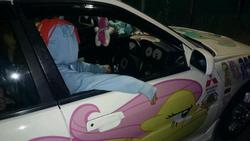 Size: 599x337 | Tagged: safe, fluttershy, rainbow dash, g4, 2014, car, clothes, convention, customized toy, decal, hoodie, irl, itasha, japan ponycon, japanese