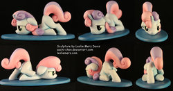 Size: 1600x841 | Tagged: safe, artist:aachi-chan, sweetie belle, g4, my little pony: friendship is magic, sisterhooves social, bored, scootie belle, sculpture