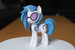 Size: 1600x1067 | Tagged: safe, artist:alligatorskiesix, dj pon-3, vinyl scratch, g4, 3d print, irl, photo, solo