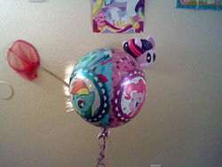 Size: 640x480 | Tagged: safe, pony, balloon, mylar balloon, orbz