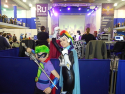 Size: 5152x3864 | Tagged: safe, artist:erinliona, rainbow dash, spike, zapp, human, rubronycon, g4, clothes, cosplay, frostmourne, humdrum costume, irl, irl human, photo, rubronycon 2015, russian