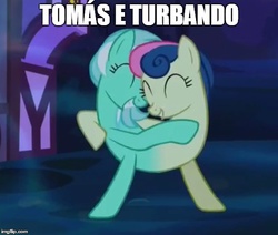 Size: 542x460 | Tagged: safe, edit, edited screencap, screencap, bon bon, lyra heartstrings, sweetie drops, do princesses dream of magic sheep, g4, caption, fusion, image macro, jumentossauro, lyrabon (fusion), portuguese, pushmi-pullyu