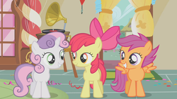 Size: 1280x720 | Tagged: safe, screencap, apple bloom, scootaloo, sweetie belle, call of the cutie, g4, cutie mark crusaders, gramophone