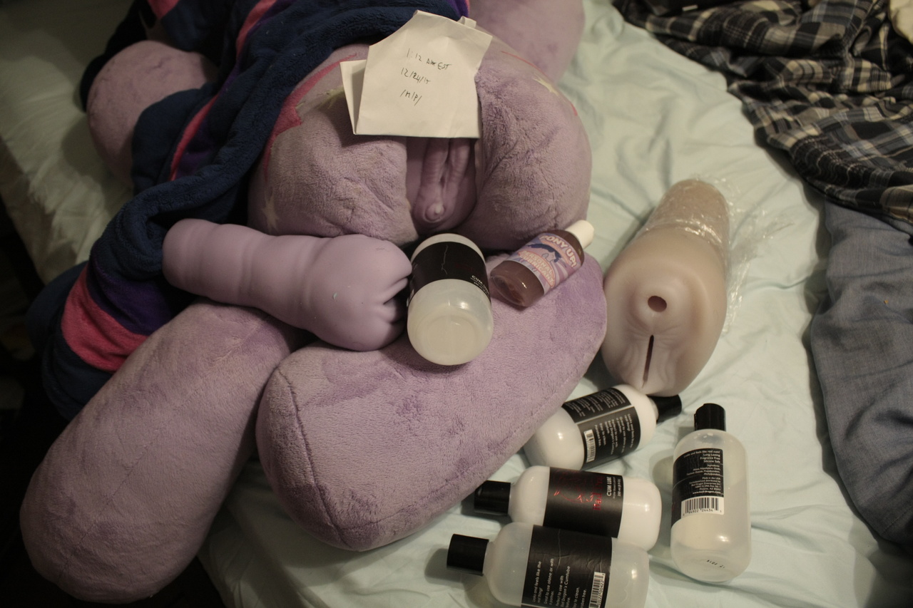 mlp, bad dragon, cum, cum on toy, fleshlight, irl, merch sexploitation, ph...