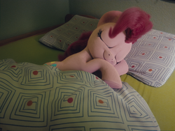 Size: 1280x960 | Tagged: safe, artist:trombonyponypie, pinkie pie, earth pony, pony, g4, 3d, bed, blender, c:, cute, detailed hair, diapinkes, eyes closed, female, fluffy, mare, on side, photo, realistic, sleeping, smiling, solo, underhoof