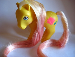 Size: 1600x1200 | Tagged: safe, artist:themackerel, mami sunbright, pony, g1, customized toy, irl, photo, solo, toy
