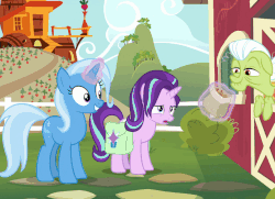 Size: 694x503 | Tagged: safe, screencap, granny smith, starlight glimmer, trixie, earth pony, pony, all bottled up, g4, animated, cinnamon nuts, female, food, gif, magic override, pure unfiltered evil, saddle bag, throwing