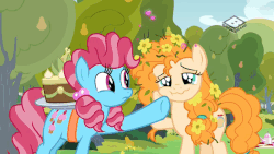 Size: 809x455 | Tagged: safe, screencap, cup cake, pear butter, pony, g4, the perfect pear, animated, boomerang (tv channel), cake, chiffon swirl, cute, faic, female, food, gif, heart, pear tree, pearabetes, waving, wavy mouth