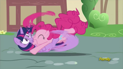 Size: 914x514 | Tagged: safe, screencap, pinkie pie, twilight sparkle, alicorn, pony, fame and misfortune, g4, discovery family logo, great moments in animation, smear frame, twilight sparkle (alicorn)