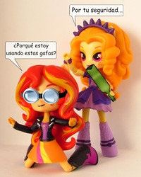 Size: 693x868 | Tagged: safe, artist:whatthehell!?, edit, adagio dazzle, sunset shimmer, equestria girls, g4, boots, bottle, bracelet, clothes, crown, doll, equestria girls minis, eqventures of the minis, irl, jacket, jewelry, photo, regalia, safety goggles, shoes, spanish, toy, translated in the comments