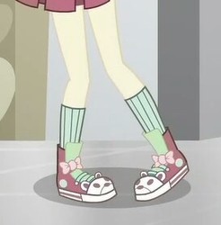 Size: 273x278 | Tagged: safe, screencap, fluttershy, equestria girls, g4, good vibes, my little pony equestria girls: summertime shorts, converse, legs, pictures of legs, shoes, sneakers