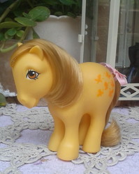 Size: 917x1153 | Tagged: safe, artist:applejack-1982, butterscotch (g1), g1, bow, irl, photo, solo, tail bow, toy