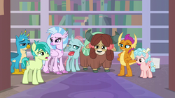 Size: 1280x720 | Tagged: safe, screencap, cozy glow, gallus, ocellus, sandbar, silverstream, smolder, yona, changedling, changeling, classical hippogriff, dragon, earth pony, griffon, hippogriff, pegasus, pony, yak, g4, what lies beneath, bags under eyes, book, bow, cloven hooves, colored hooves, dragoness, female, filly, hair bow, jewelry, library, male, monkey swings, necklace, student six, teenager, tired