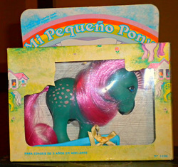 Size: 512x481 | Tagged: safe, photographer:luvmyboy, cotton candy (g1), g1, box, irl, photo, toy, venezuela