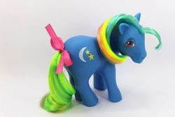 Size: 1000x667 | Tagged: safe, nachtlicht, g1, bow, irl, nirvana pony, photo, rainbow ponies, tail bow, toy, variant