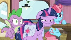 Size: 1920x1080 | Tagged: safe, screencap, cup cake, spike, twilight sparkle, alicorn, dragon, pony, a trivial pursuit, g4, chinese, floppy ears, saddle bag, twilight sparkle (alicorn), winged spike, wings