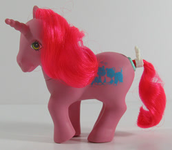 Size: 688x600 | Tagged: safe, photographer:breyer600, tabby, pony, g1, happy tails ponies, irl, photo, solo, tail clip, toy