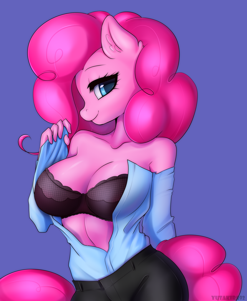 Pinkie pie boobs