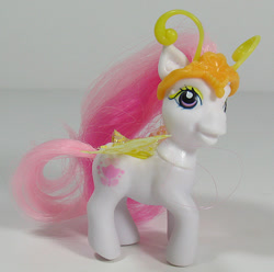 Size: 605x600 | Tagged: safe, photographer:breyer600, fluffaluff, breezie, g3, cute, diabreezies, irl, photo, simple background, toy