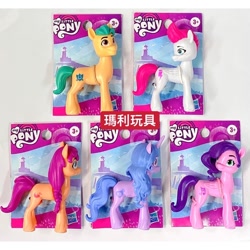 Size: 800x800 | Tagged: safe, hitch trailblazer, izzy moonbow, pipp petals, sunny starscout, zipp storm, earth pony, pegasus, pony, unicorn, g5, my little pony: a new generation, chinese, female, irl, male, mane five, mare, merchandise, photo, stallion, toy, translated in the comments