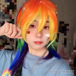 Size: 650x650 | Tagged: dead source, safe, artist:阿肆幻想某天可以成为魔法师, rainbow dash, human, g4, chinese, clothes, cosplay, costume, female, goggles, implied appledash, implied lesbian, implied shipping, irl, irl human, photo, safety goggles